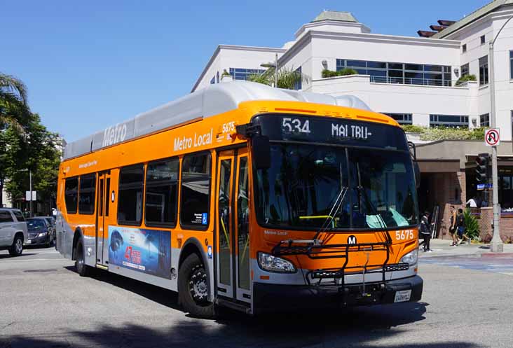 LA Metro New Flyer Xcelsior XN40 5675